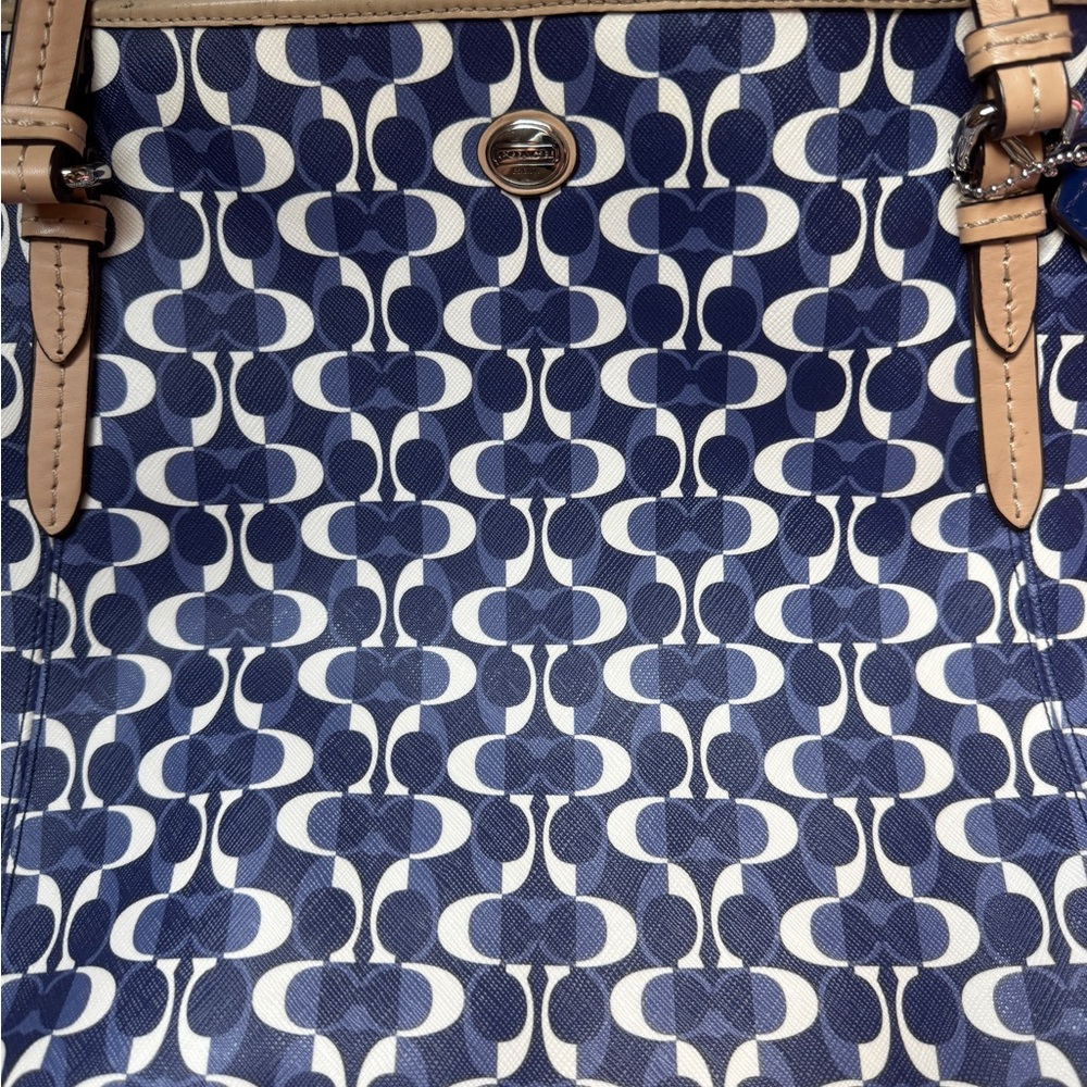 Coach Signature Tote Bag - Picture 6 of 8
